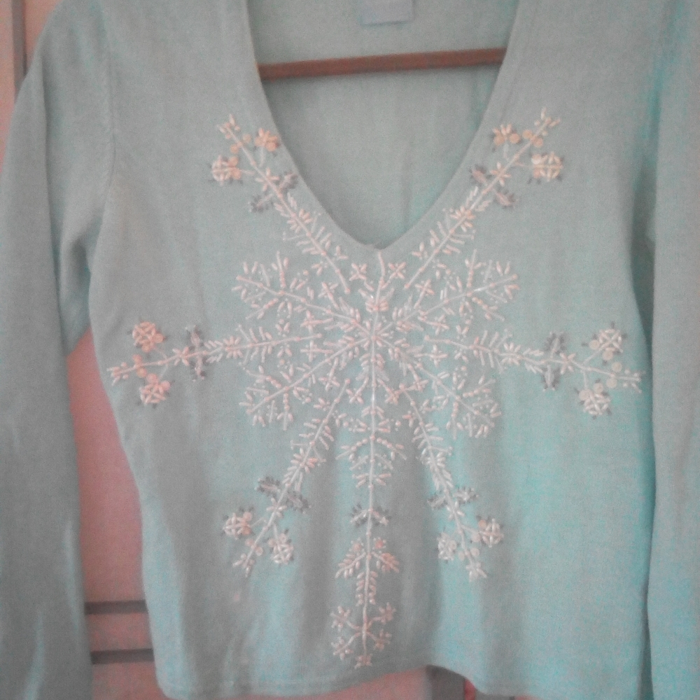 Extraordinary pearl embellished top!